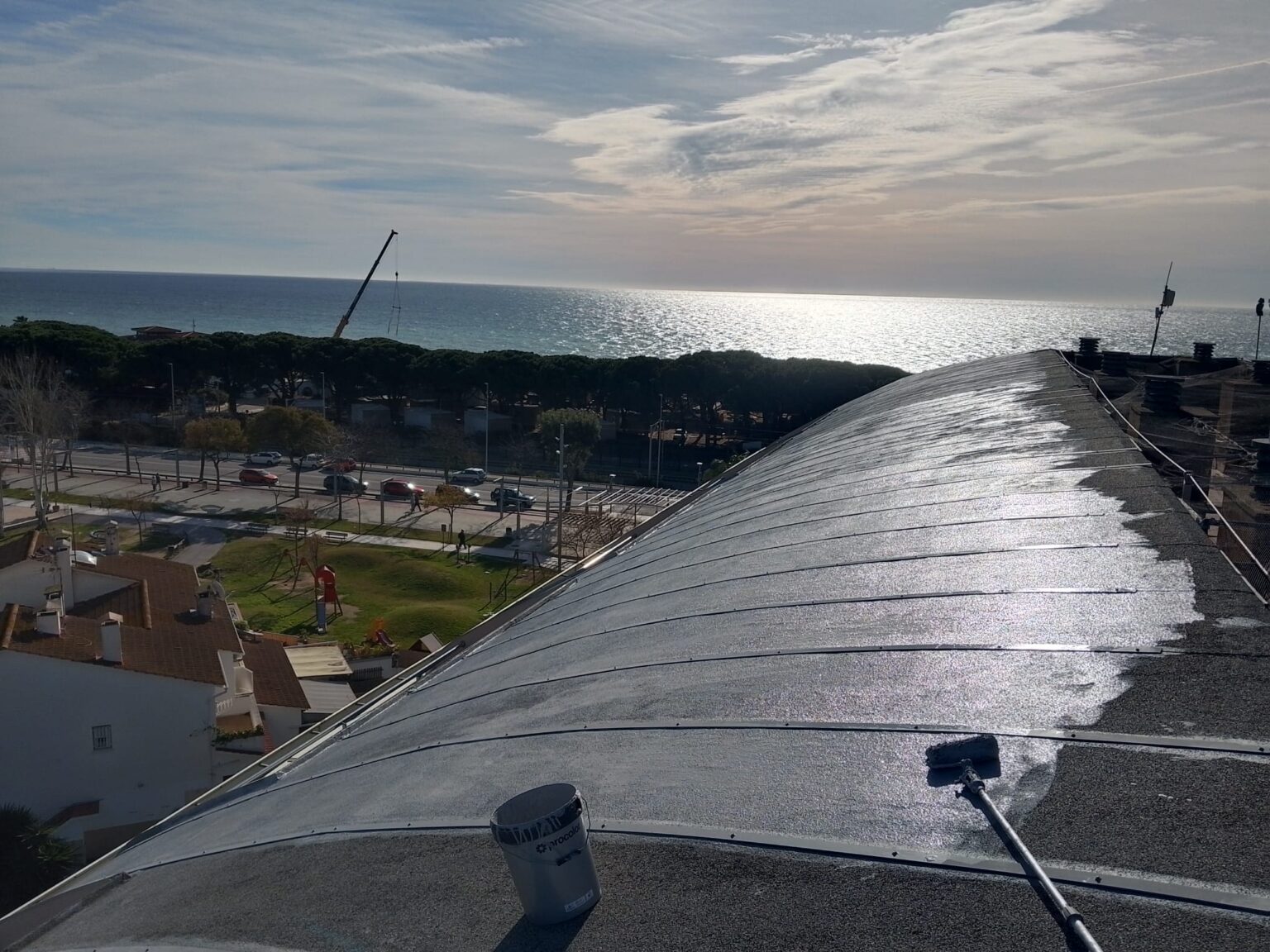 Instalación de bajantes y chimeneas en altura en Maresme RR Soluciones