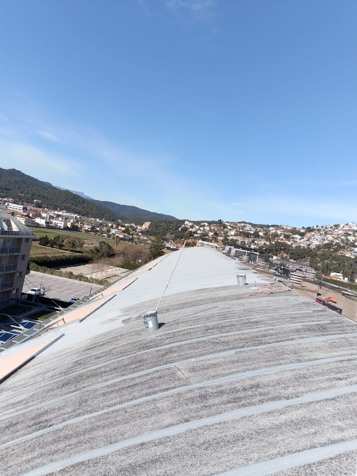 Reparación de cornisas y elementos ornamentales en altura en Maresme